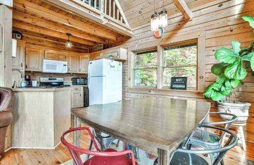 Clayton Cabina | Secluded A-Frame Cabin-Hot Tub-Views-3 mi to town!