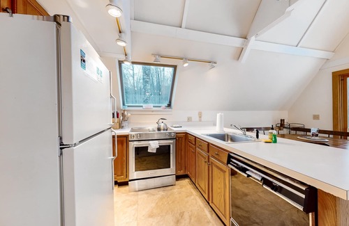 Waitsfield Casa | Secluded A-frame chalet with deck, patio, & 2 kitchens - near slopes