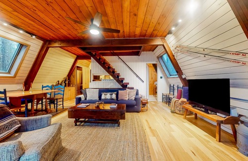 East Jamaica Casa | Secluded A-frame home near Mt. Snow and Stratton Ski with wood stove & streaming