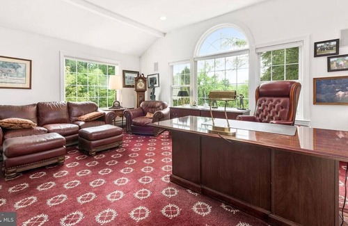 Phoenixville Casa | Secluded and peaceful 5 bedroom family friendly home with pool