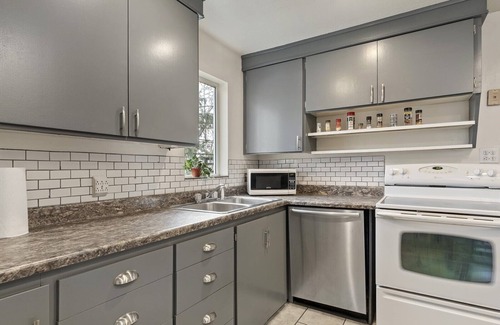 Millcreek Casa | Secluded and Quiet on Wooded Lot w/ Stream 30 min to Resorts 6
