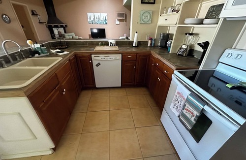 Havasu Heights Casa | Secluded and Secure, Pet-friendly Desert Getaway. Your vacation awaits!