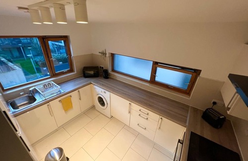 The Liberties Apartamento | Secluded and spacious, 2-bedroom apartment in Dublin city center with WiFi, AC