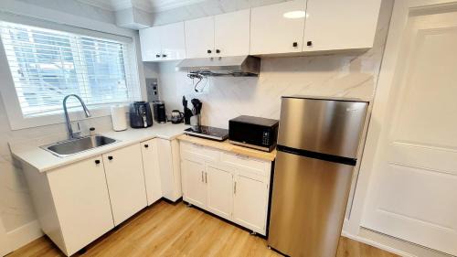 East Side Apartamento | Secluded Bachelor Suite