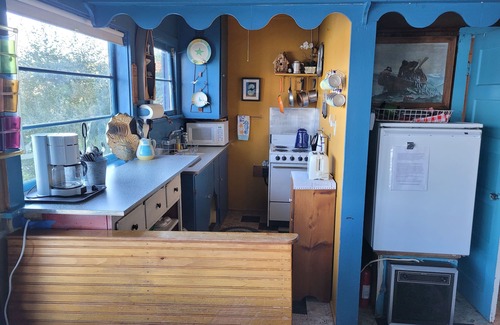 Adelma Beach Cabina | Secluded Beach Cabin on Historic Discovery Bay