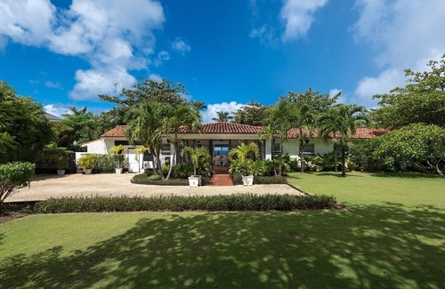 Fryers Well Villa | Secluded Beachfront Villa with Large Pool and Gardens - Fryers Well Bay by BSL Rentals