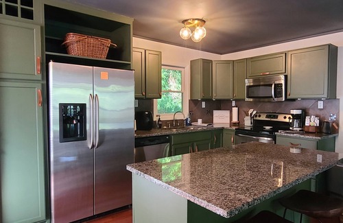 Cattail Creek Cabina | Secluded Bearcat Cabin with mountain view