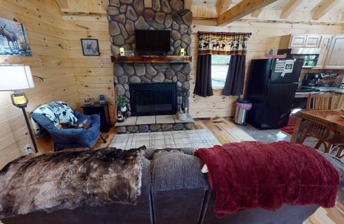 Logan Cabina | Secluded cabin for 2 in the Hocking Hills