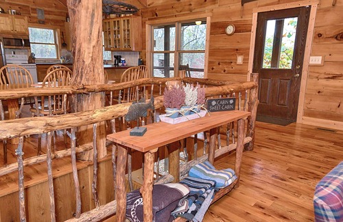 New Plymouth Cabina | Serenity Lodge en Hocking Hills en 101 acres