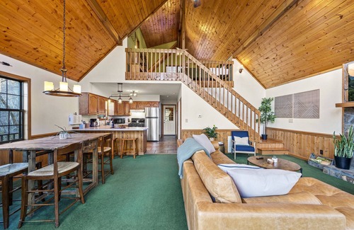 Robbinsville Cabina | Secluded Cabin: Mountains, Hot Tub, Wi-fi, Firepit