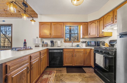 Robbinsville Cabina | Secluded Cabin: Mountains, Hot Tub, Wi-fi, Firepit