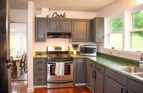 Mathias Cabina | Secluded cabin on 20acres boarding the George Washington National Park