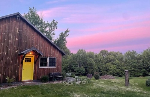 Fleischmanns Casa | Secluded Cabin w/ Chefs Kitchen & New Hot Tub!