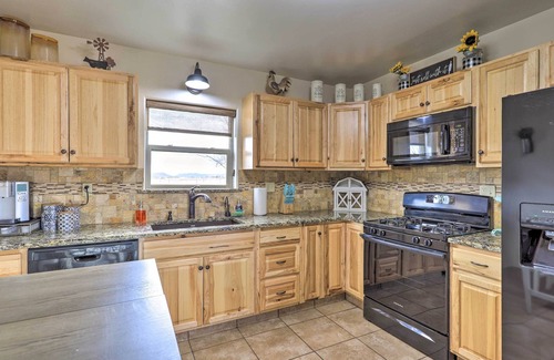 Durango Cabina | Secluded Cabin w/ Hot Tub, Game Room & Views!