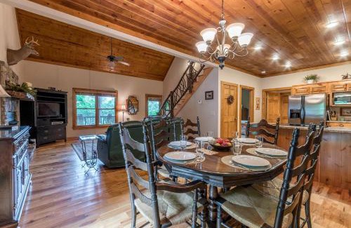 Hiawassee Casa | Secluded Cabin with Pool Table Nestled Amidst Georgia's Forests in Hiawassee, Georgia