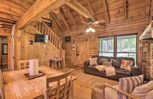 Hueytown Casa | Secluded Cabin with Fishing Pond near Hunting!