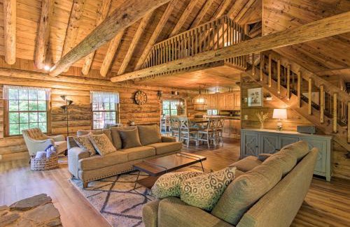 Pickens Casa | Secluded Cabin with Spacious Kitchen and Dining Area!