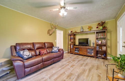Canton Casa | Secluded Canton Vacation Rental 22 Mi to Asheville