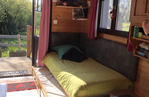 Clamerey Cabina | Secluded caravan, ideal for romantic or family get-togethers