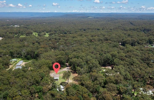 St. Georges Basin Casa | Secluded Cottage Surrounded by Eucalyptus Trees and Native Wildlife