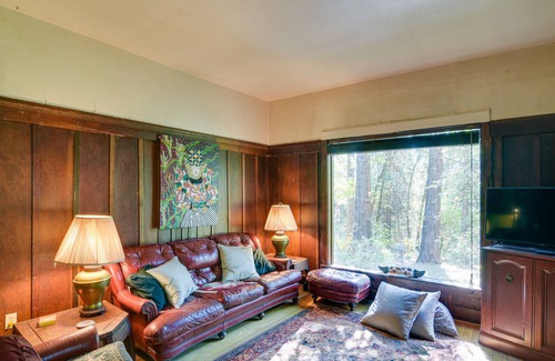 Chico Casa | Secluded Cohasset Home w/ Pool & Screened Porch!
