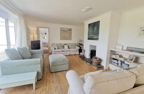 Trearddur Bay Casa | SECLUDED COTTAGE-4 BED-Sleeps 8- TREARDDUR BAY