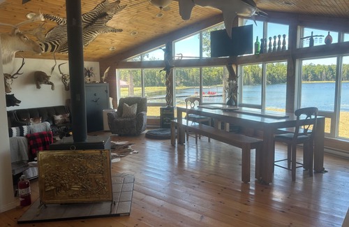 Havelock-Belmont-Methuen Cabaña | Secluded cottage on quiet lake