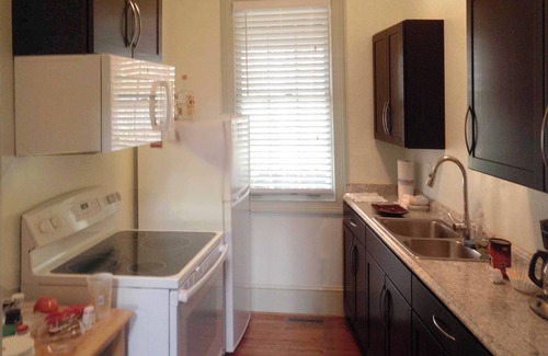 Milton Cabaña | Secluded Cottage on Horse Farm, Close to Dntn Alpha, Windward, Wifi AC