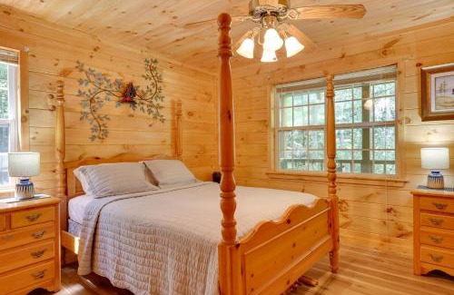 Blairsville Casa | Secluded Cross Creek Cabin with Deck and Fire Pit!