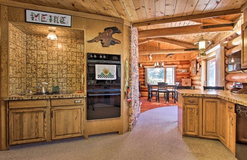 Dillon Casa | Dillon Log Home w / Hot Tub- Por Beaverhead y senderismo!
