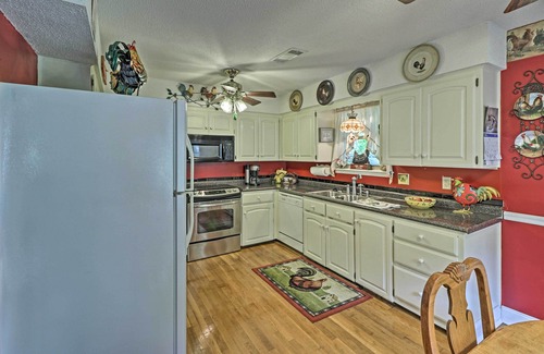 Edgemont Casa | Secluded Edgemont Getaway w/ Huge Outdoor Deck!