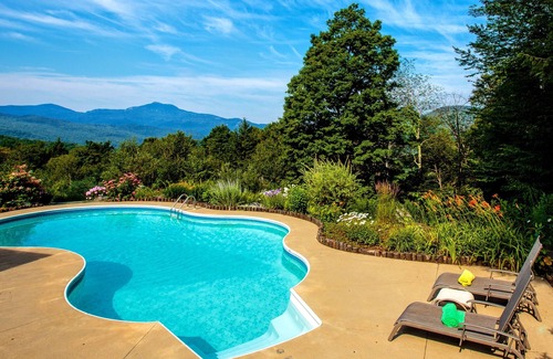 Waterbury Casa | Villa privada para niños con bañera de hidromasaje / chimenea / vistas épicas cerca de 3 estaciones de esquí