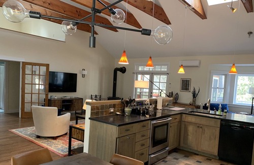 Mount Marion Casa | Secluded family retreat within minutes of Woodstock village