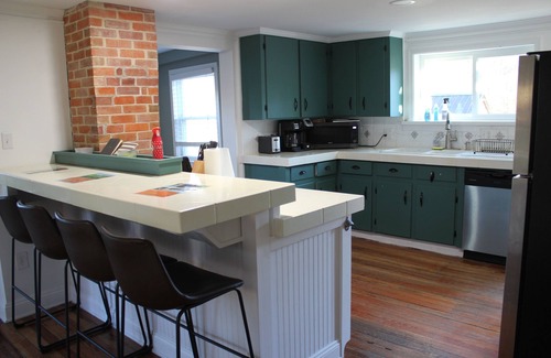 Smithsburg Casa | PLEASANT VALLEY ACRES HISTORIC FARMHOUSE