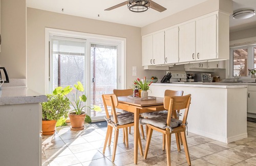 Hamilton Otro | Secluded Farmhouse Getaway in Beautiful Conservation Area