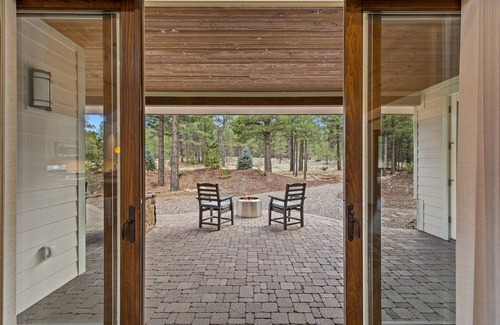 Flagstaff Cabina | Secluded Flagstaff Cabin Getaway and Guesthouse (Sleeps 20)