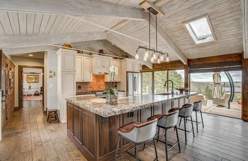 Solon Mills Casa | Secluded Luxury 15-Acre Paradise: Hot Tub, Game Room, Trails. Sleeps 10-16