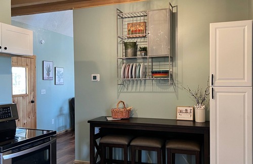 Clay City Cabina | Secluded getaway in beautiful new cabin near Red River Gorge.