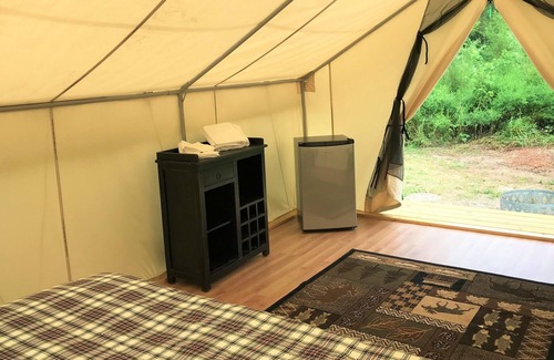 St. Charles Cabaña | Glamping St. Louis - Corriente de aire de ensueño