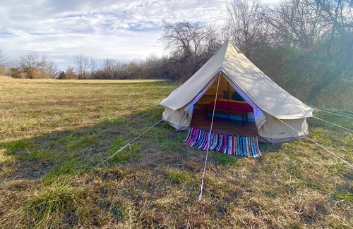Lee's Summit Cabina | Secluded glamping yet close to city amenities