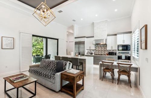 Naples Casa | Secluded Guest House In Logan Woods on an Amazing Amenities Filled Property