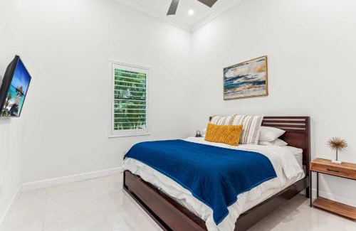 Naples Casa | Secluded Guest House In Logan Woods on an Amazing Amenities Filled Property