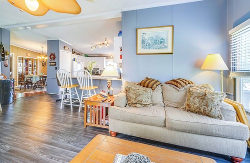 Hampstead Casa | Secluded Hampstead Vacation Rental with Deck!