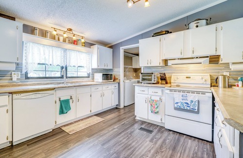 Hampstead Casa | Secluded Hampstead Vacation Rental with Deck!