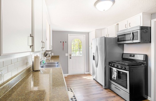 Sunrise Beach Casa | Secluded home near boat launch with deck, gazebo, washer/dryer, & central AC