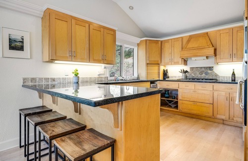 Cloverdale Casa | Secluded home with private saltwater pool, spa & amazing view - dog-friendly