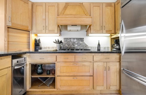 Cloverdale Casa | Secluded home with private saltwater pool, spa & amazing view - dog-friendly