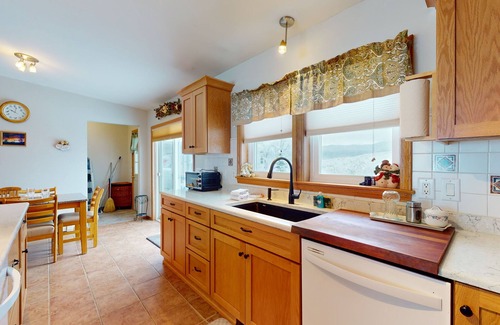 Bartlett Casa | Secluded home with pool, enclosed yard, fireplace, W/D, internet, & scenic views