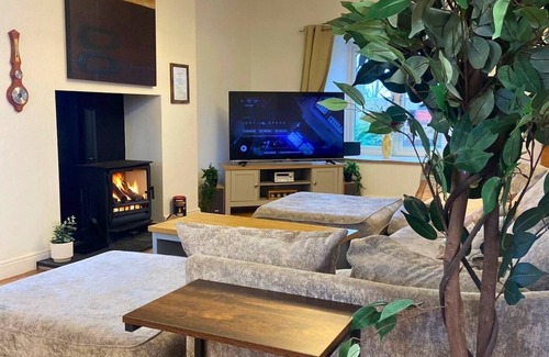 Millom Otro | Secluded Hot Tub, Pool, Escape