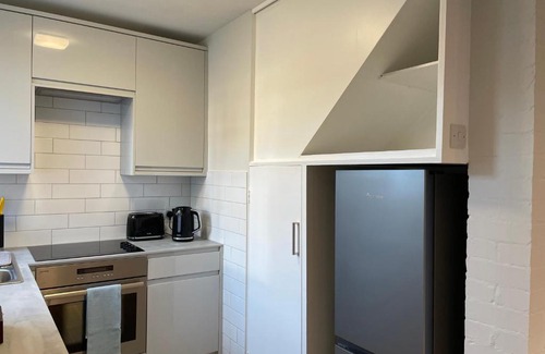 East Putney Casa | Secluded House in Vibrant Putney